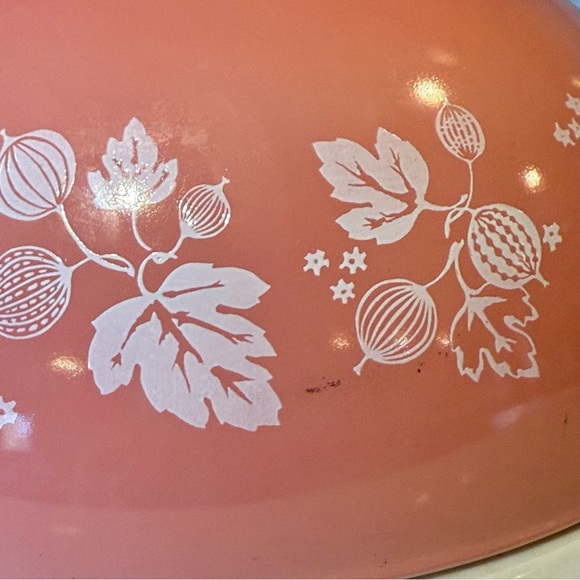 Vintage Pyrex Pink Gooseberry 444 Cinderella mixing bowl 4 quart - Picture 6 of 12